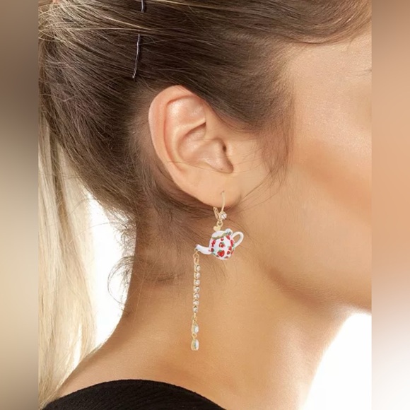 NEW Betsey Johnson Tea Party Mismatched Earrings Strawberry Gold Teacup Pot Pink - Picture 3 of 7